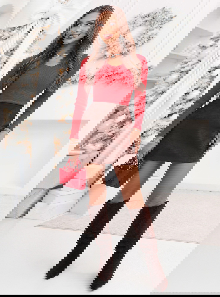 Malinowa prążkowana bluzka z dekoltem...