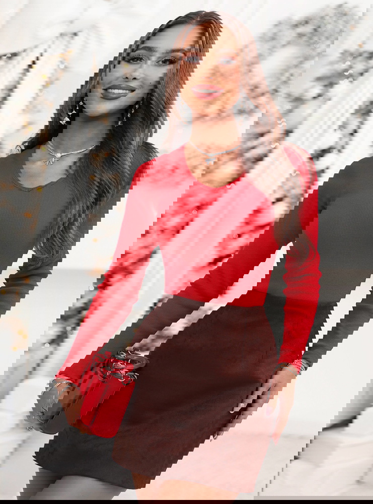 Malinowa prążkowana bluzka z dekoltem...