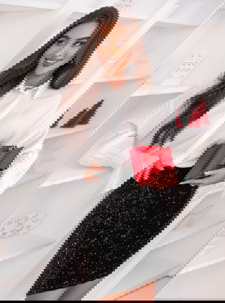 Czarna cekinowa mini spódniczka na...