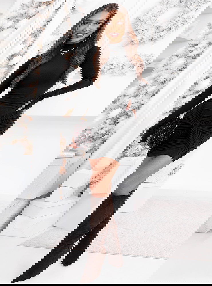 Czarna sukienka mini na święta z...