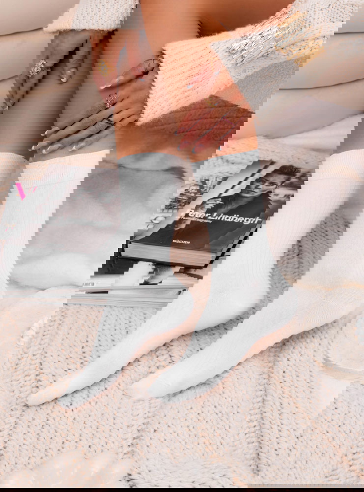 Białe długie skarpetki w prążek Bronka