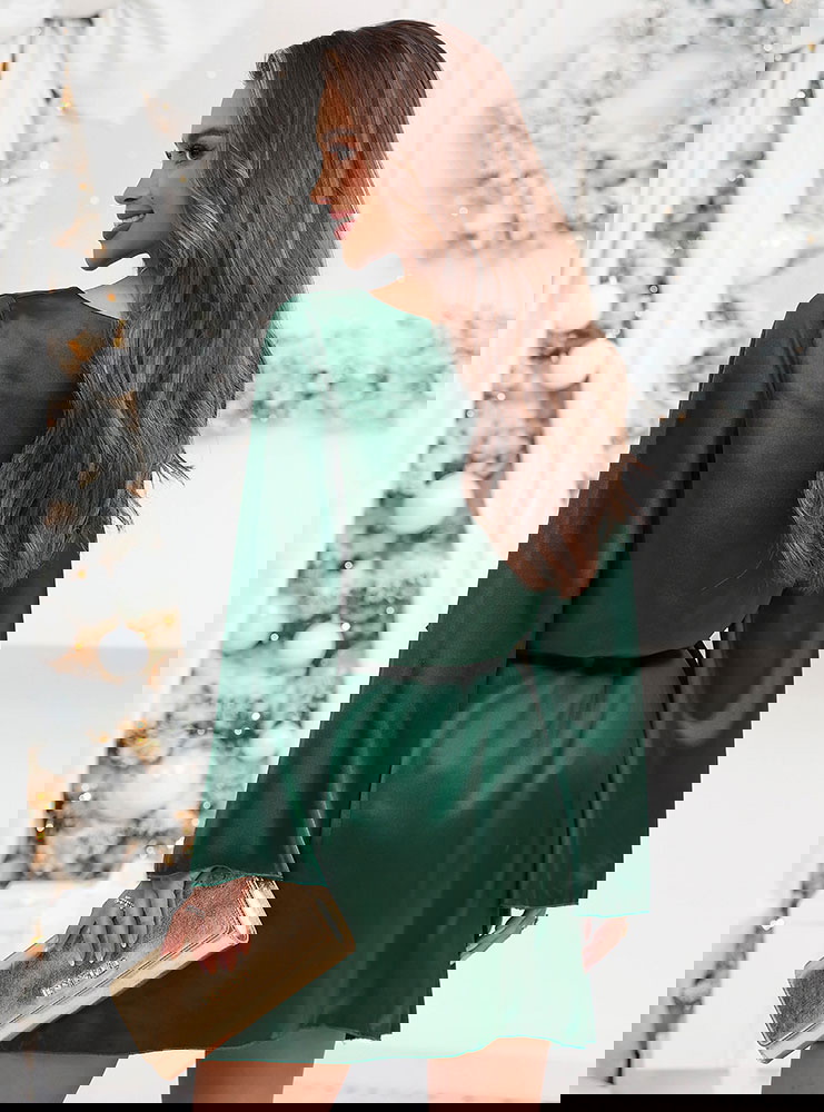 Atłasowa sukienka na święta z paskiem...