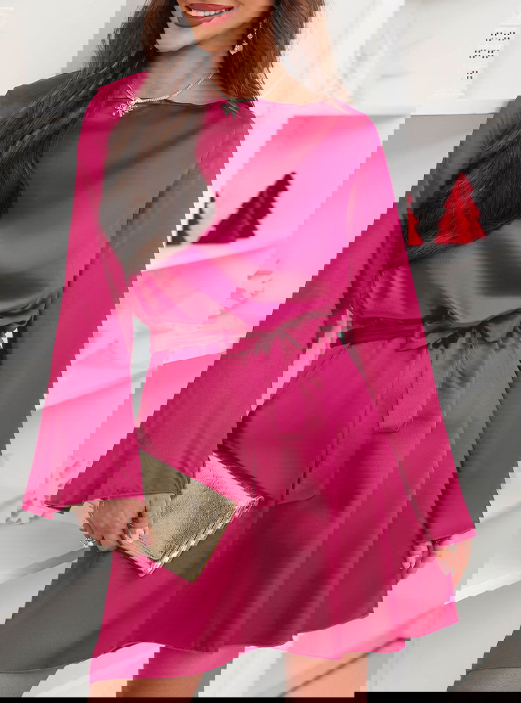 Atłasowa sukienka na święta z paskiem...