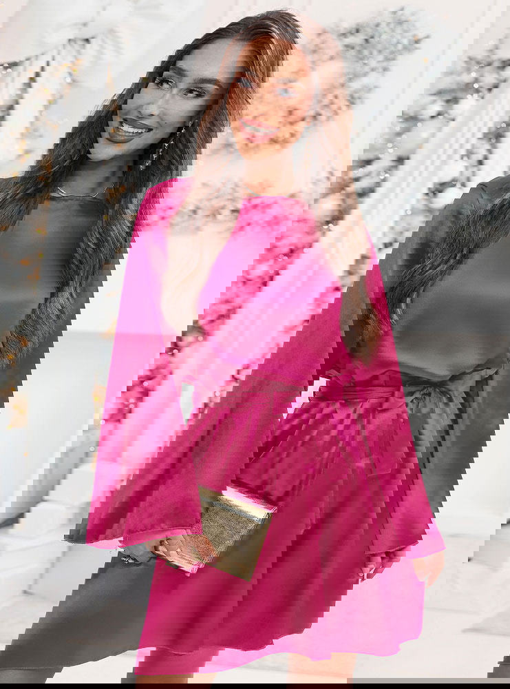 Atłasowa sukienka na święta z paskiem...