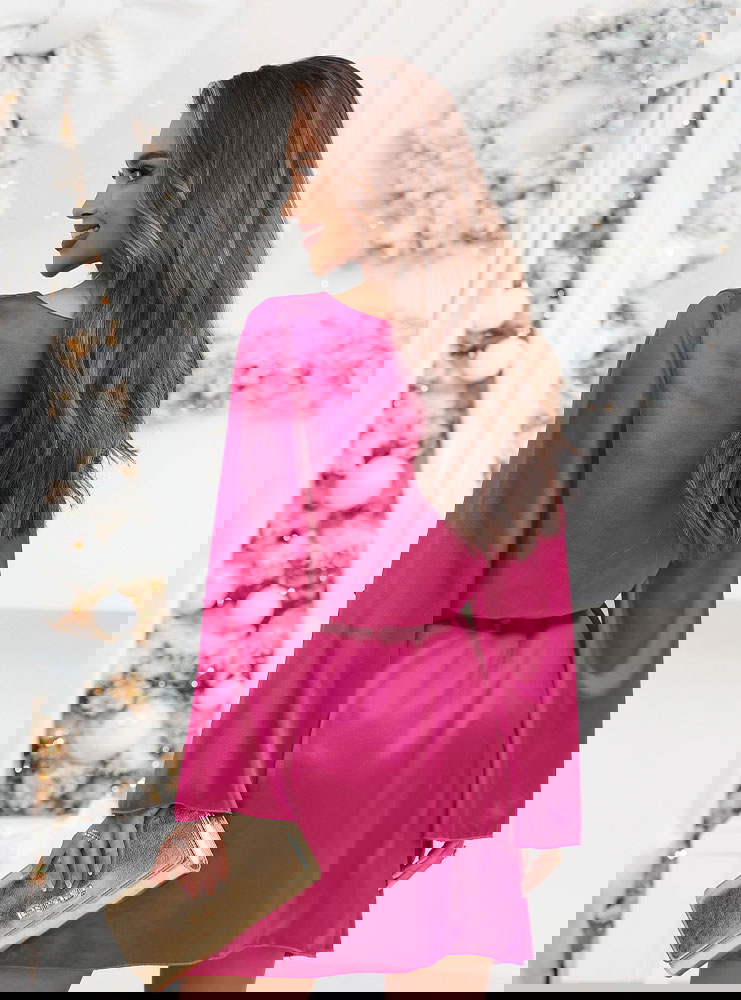 Atłasowa sukienka na święta z paskiem...