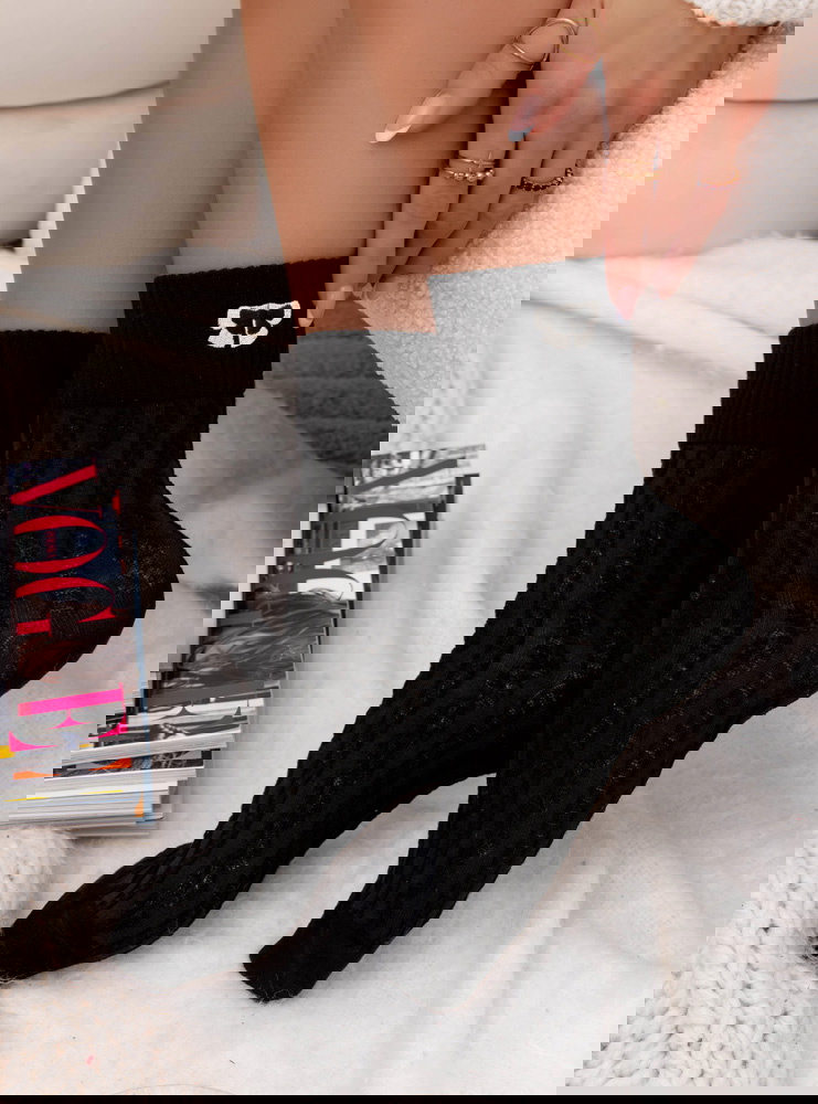 Czarne damskie skarpetki z ozdobną...