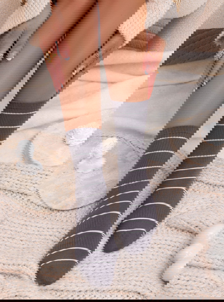 Grafitowe skarpetki w paski Kennocha