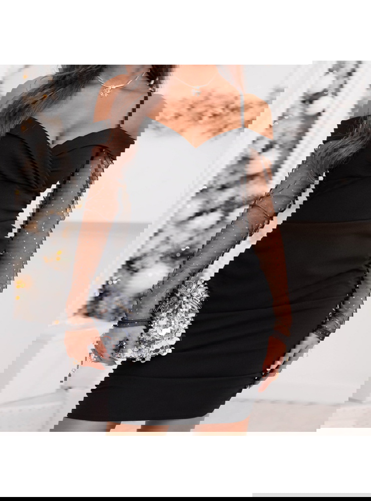 Czarna sukienka na święta z tiulowymi...