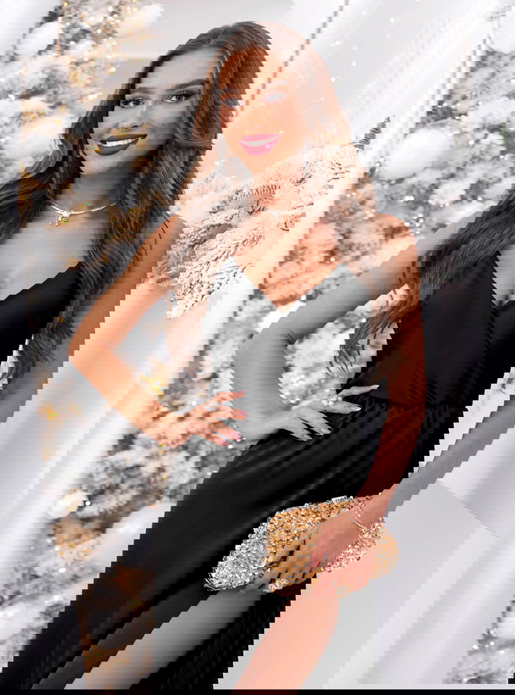 Czarna świąteczna sukienka satynowa...