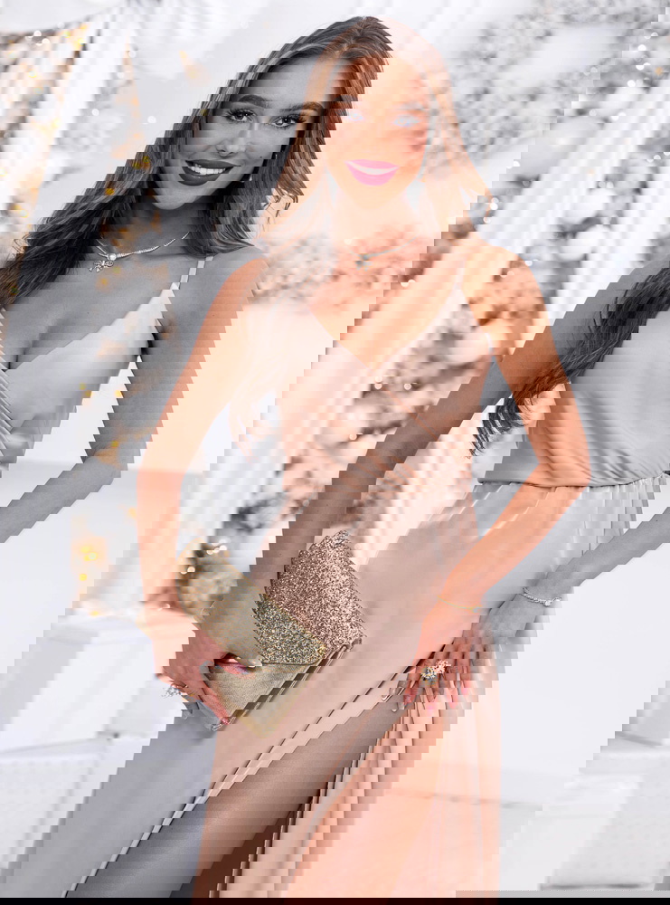 Beżowa świąteczna sukienka satynowa...