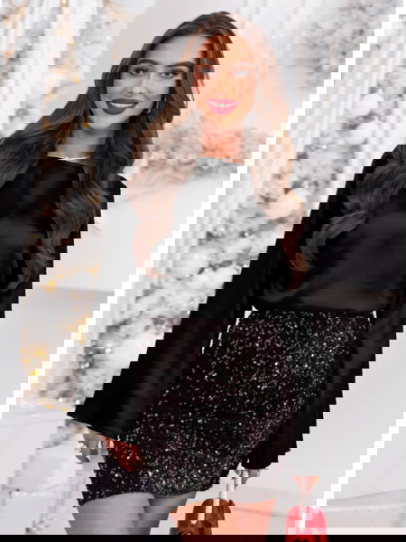 Czarna satynowa bluzka na...