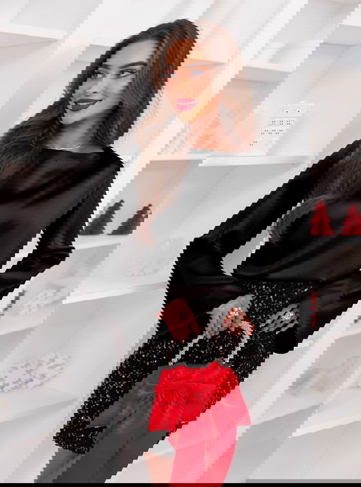 Czarna satynowa bluzka na święta z...