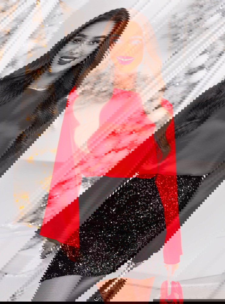 Malinowa satynowa bluzka na święta z...