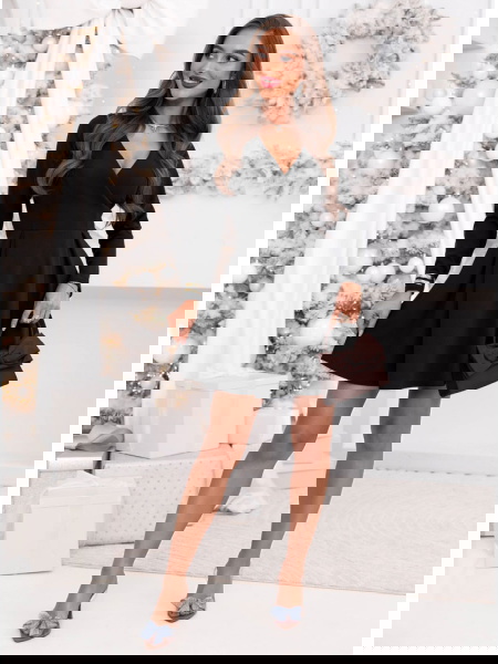 Czarna sukienka z...