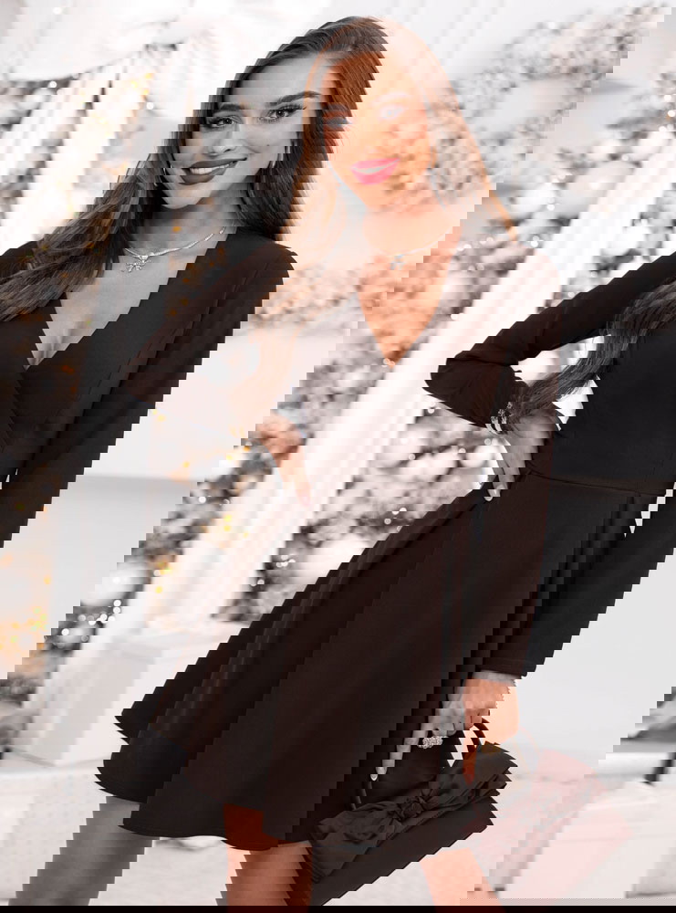 Czekoladowa sukienka z przekładanym...