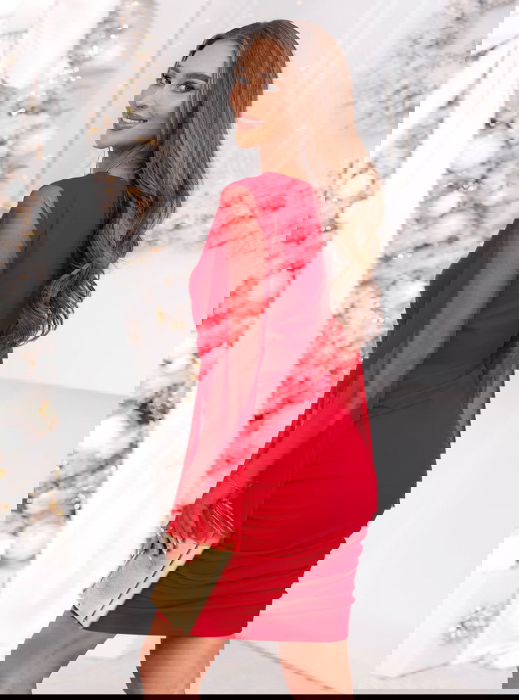 Malinowa dopasowana sukienka na...