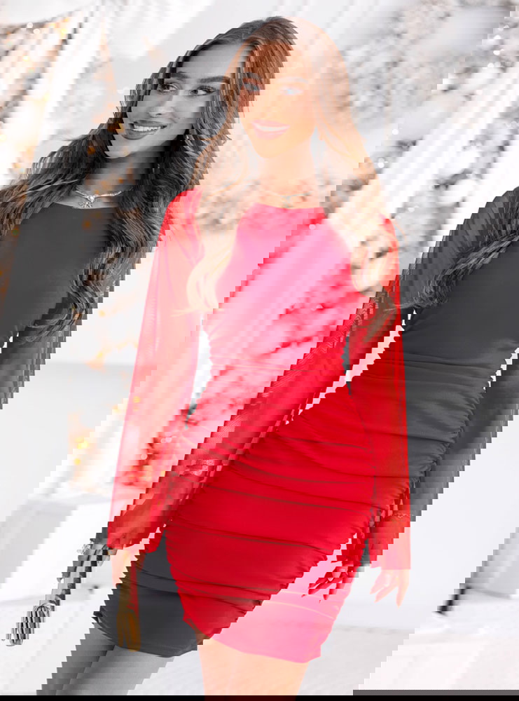 Malinowa dopasowana sukienka na...