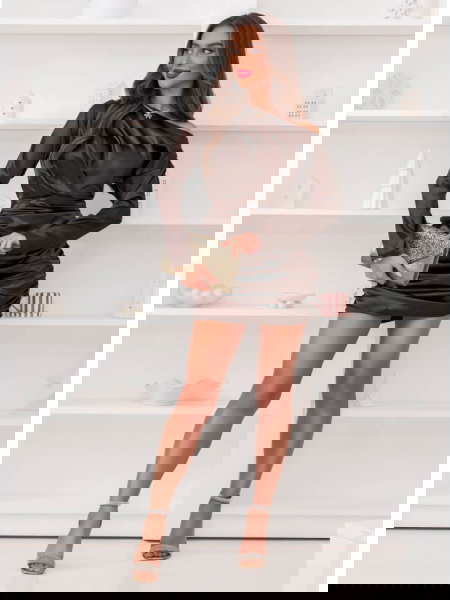 Czekoladowa sukienka mini z... 2