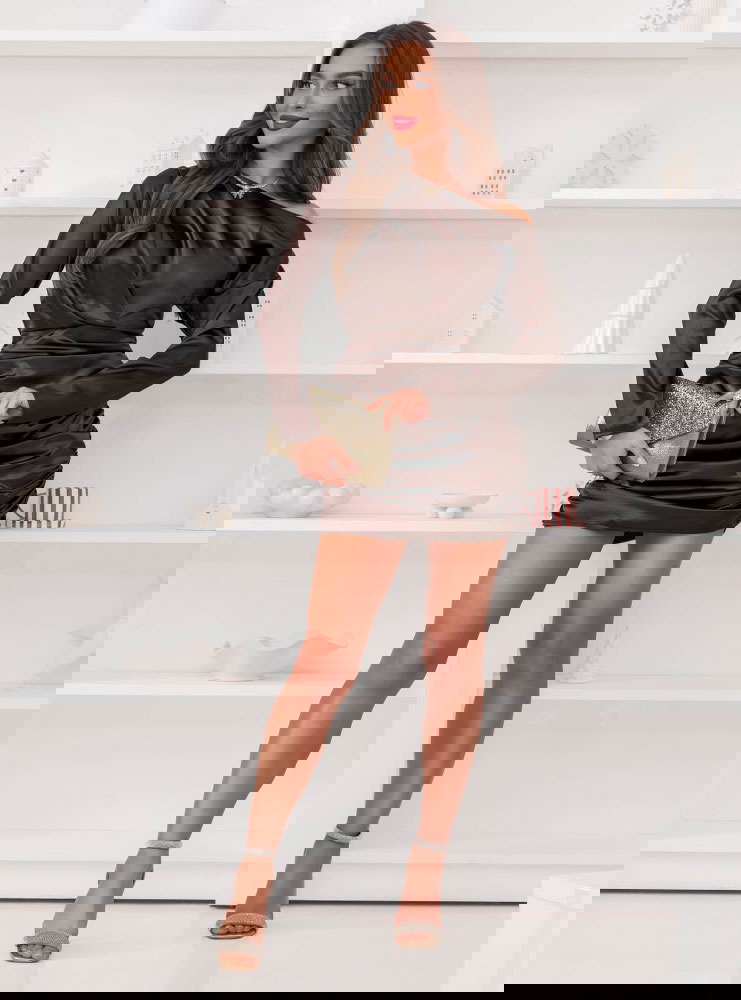 Czekoladowa sukienka mini z odkrytym...