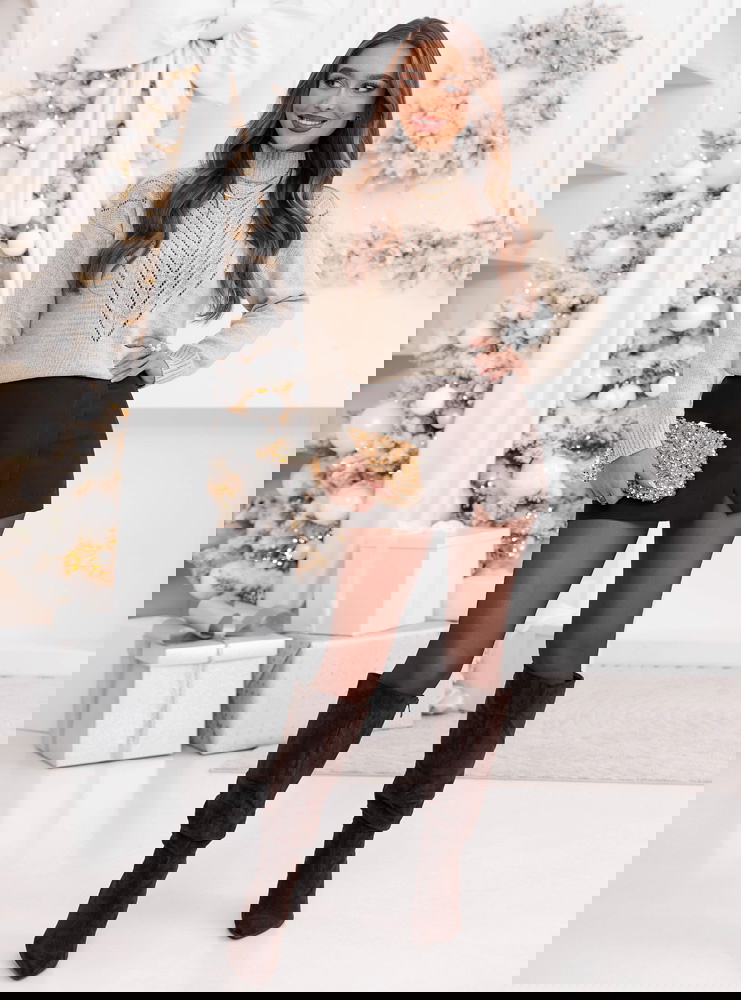 Beżowy sweter z golfem Launale