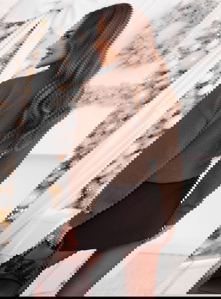 Czekoladowy sweter z golfem Launale