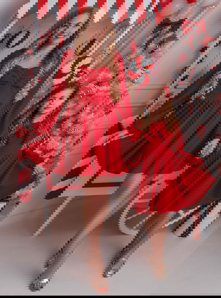 Malinowy zestaw sukienek świątecznych...