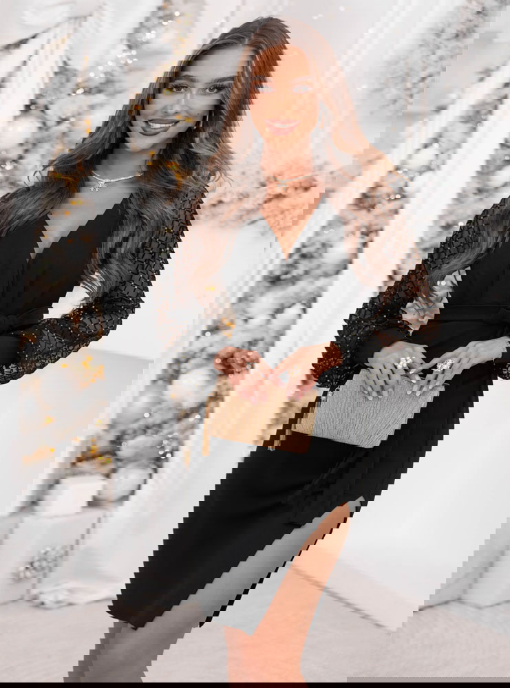 Czarna sukienka z przekładanym...