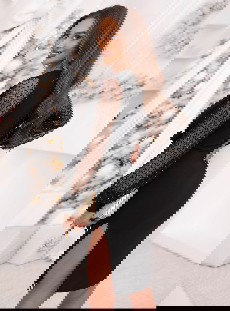 Czarna sukienka z przekładanym...