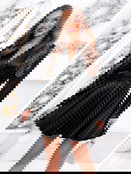 Czarna satynowa sukienka...