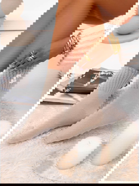 Jasnobeżowe skarpetki z...