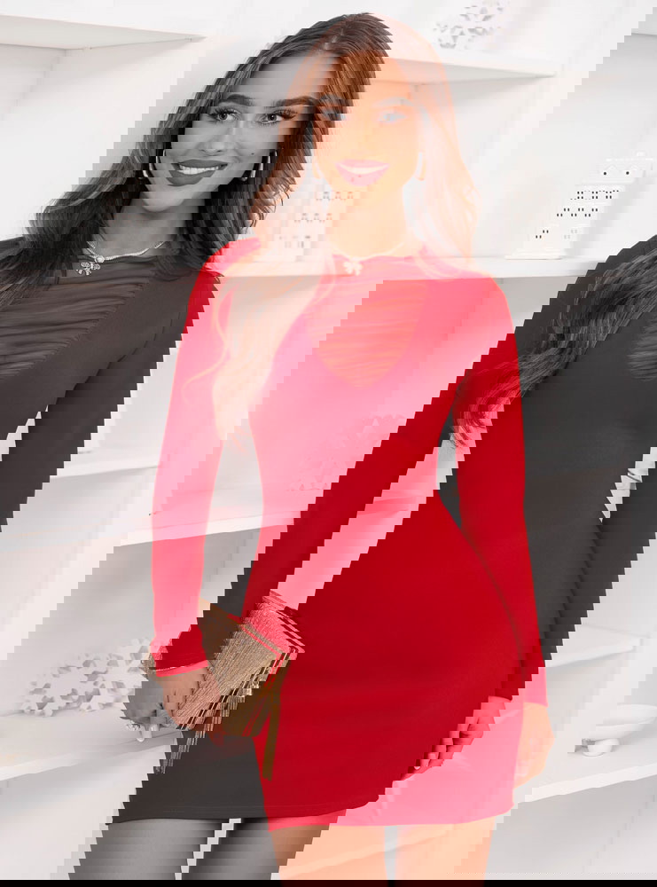 Malinowa dopasowana sukienka z...