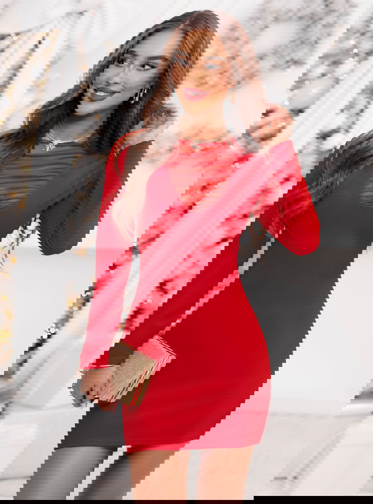 Malinowa dopasowana sukienka z...