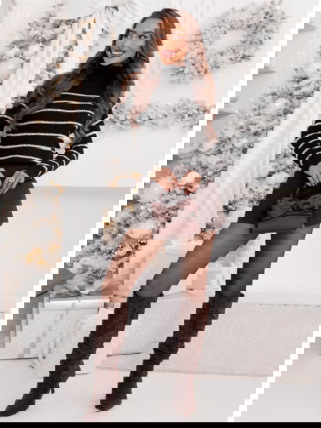 Czarny sweter w paski... 2