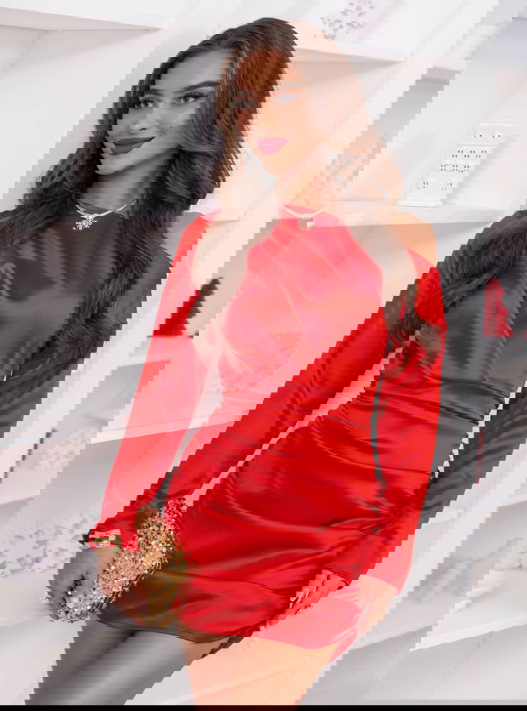 Malinowa sukienka mini z odkrytym...