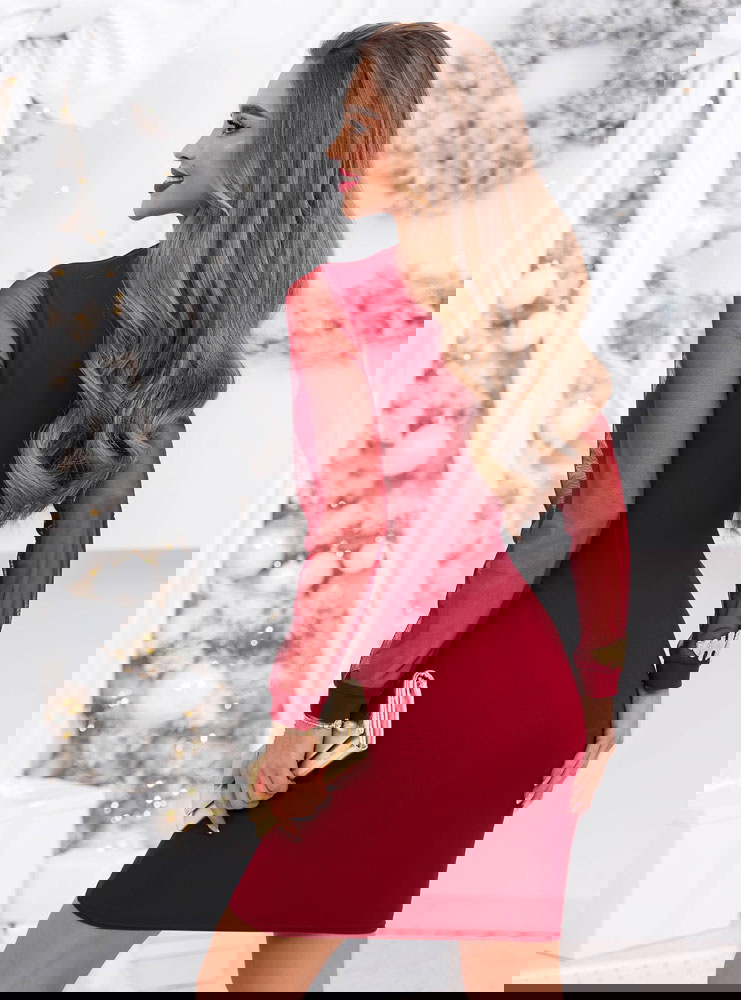 Bordowa sukienka z tiulowymi rękawami...