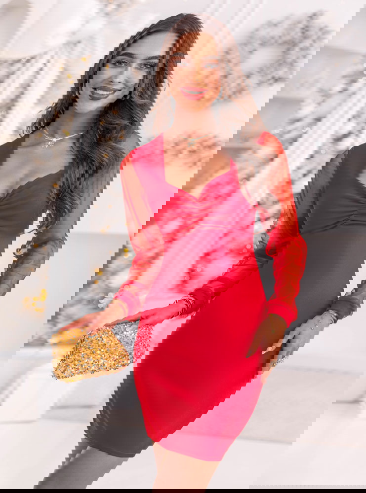 Malinowa sukienka z tiulowymi...