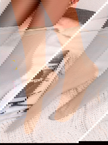 Beżowe gładkie skarpetki... 2