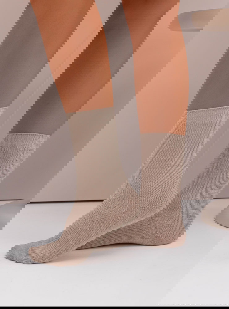 Beżowe grube ocieplane skarpety Cedella