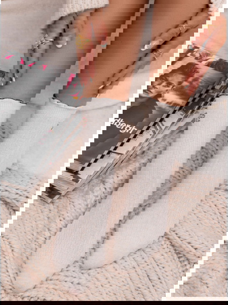 Jasnobeżowe skarpetki z... 2