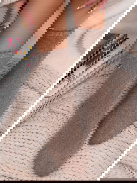 Skarpetki z ozdobną... 2