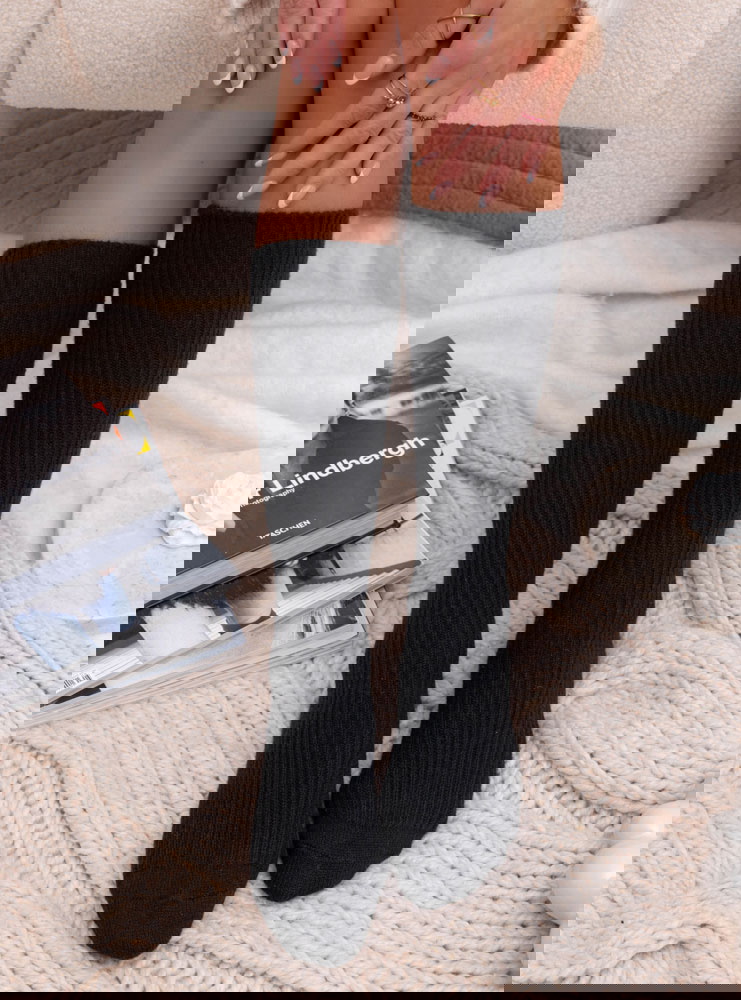 Czarne długie ocieplane skarpety...