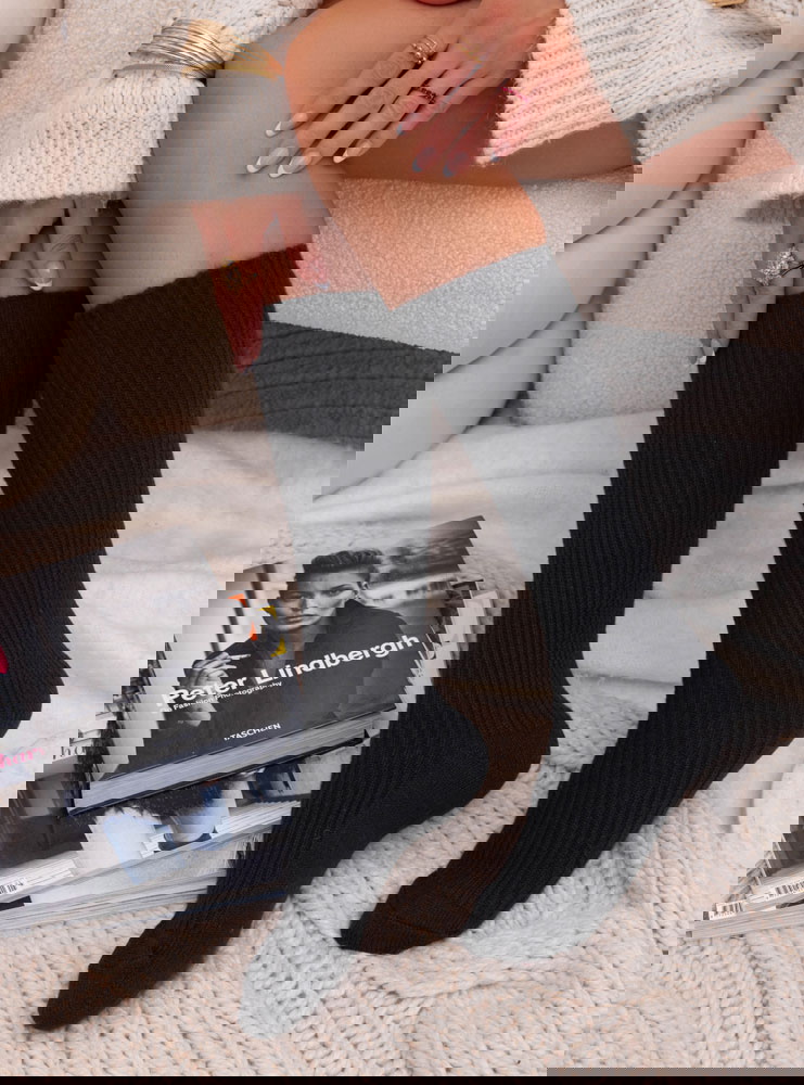 Czarne długie ocieplane skarpety...