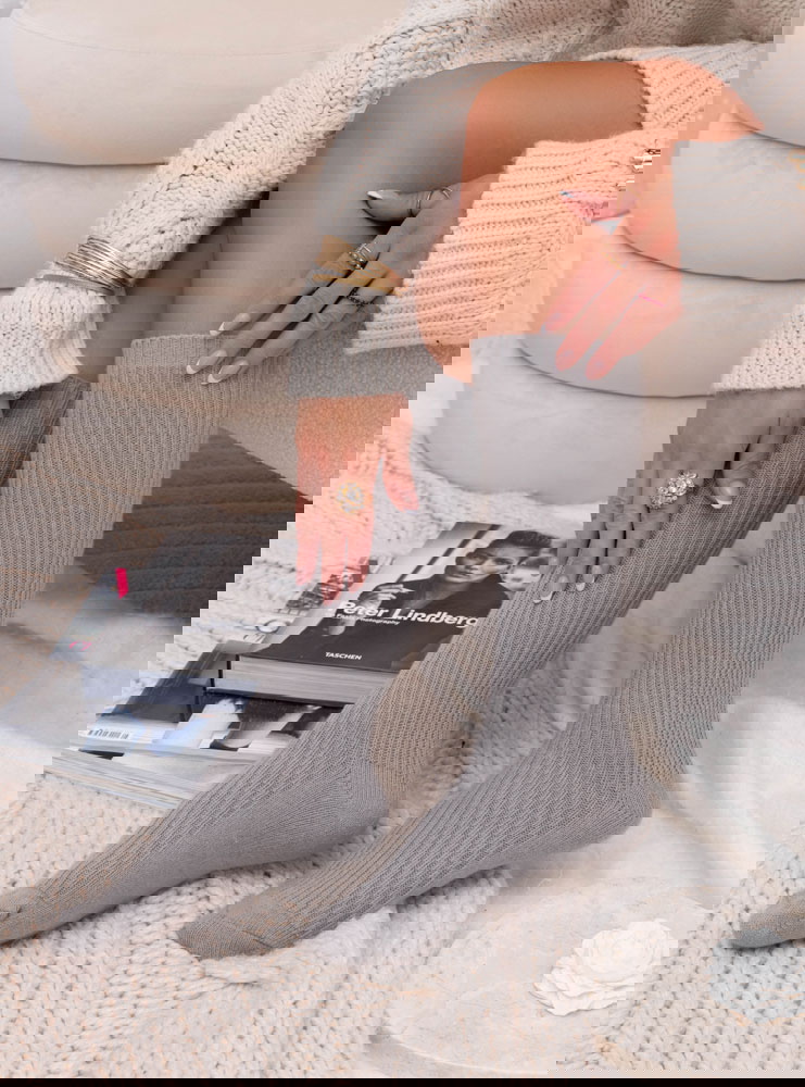 Popielate długie ocieplane skarpety...