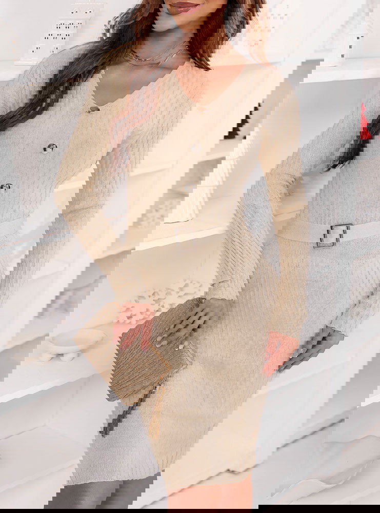 Sweterkowa sukienka z ozdobnymi...