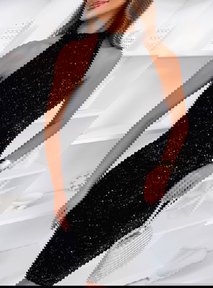 Czarna cekinowa sukienka z wycięciem...