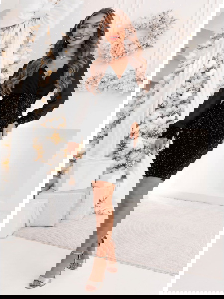 Czarna cekinowa sukienka... 2