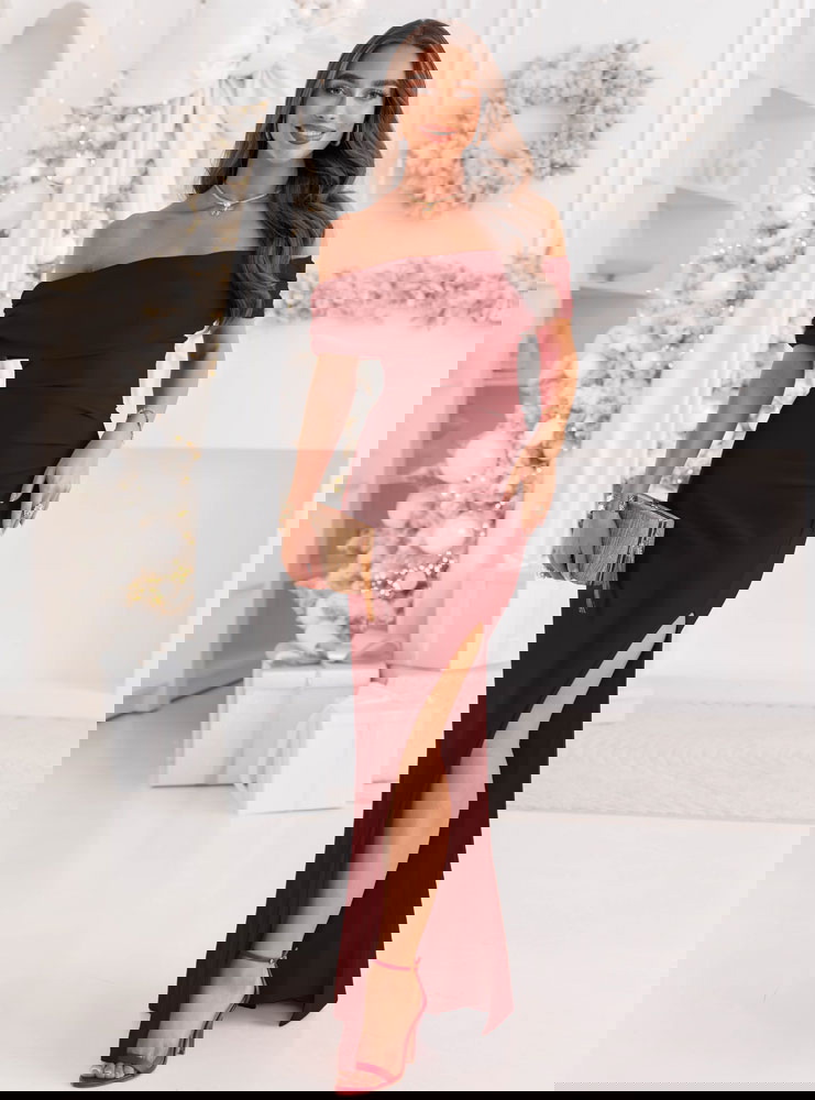 Bordowa długa dopasowana sukienka z...