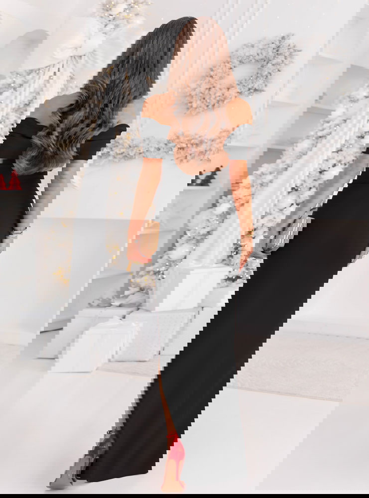 Czarna długa dopasowana sukienka z...