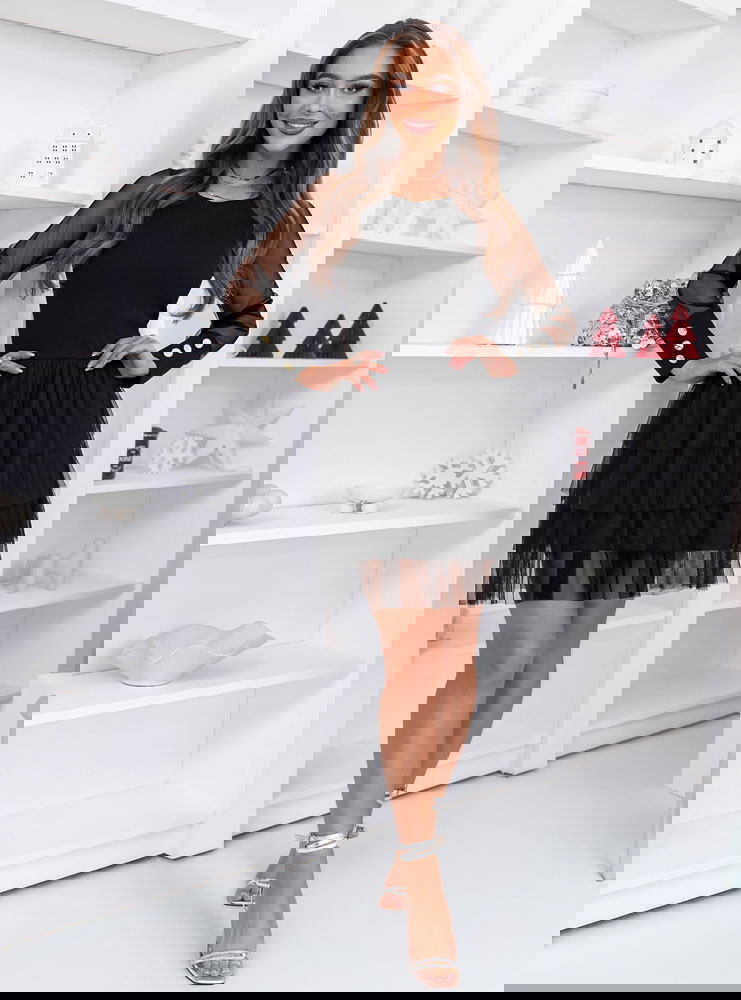 Czarna rozkloszowana sukienka z...