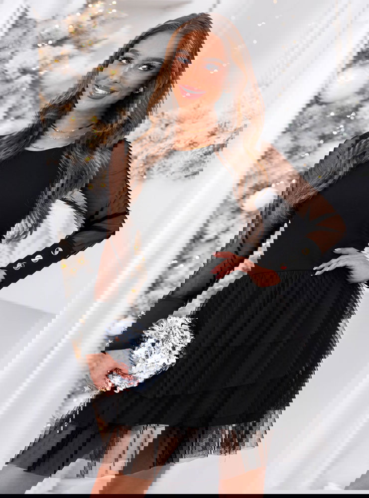 Czarna rozkloszowana sukienka z...